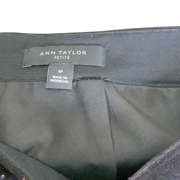 Ann Taylor Black Mini Skirt. Velvet. Excellent condition - Picture 4 of 4